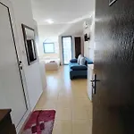 жасмин клуб Apartment *